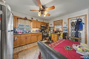 21 Lexington Ave, Wallington, NJ 07057 - Photo 5