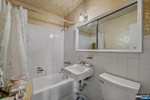 6040 Blvd E 5D, West New York, NJ 07093 - Photo 9