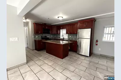 66 Montclair Avenue, Newark, NJ 07104 - Photo 5