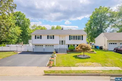 22 Cypress Lane, Paramus, NJ 07652 - Photo 1
