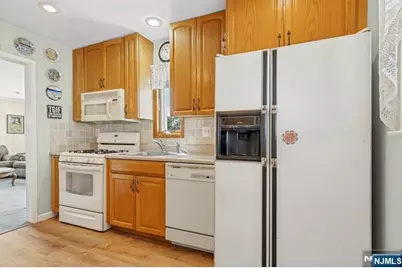 178 Cambridge Avenue, Saddle Brook Township, NJ 07663 - Photo 15
