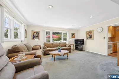 178 Cambridge Avenue, Saddle Brook Township, NJ 07663 - Photo 5