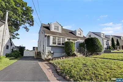 68 16th Avenue, Elmwood Park, NJ 07407 - Photo 5