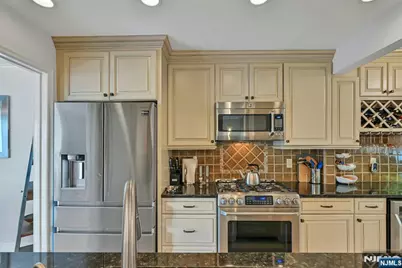 9 Yorkview Drive A3 #A3, Edgewater, NJ 07020 - Photo 11