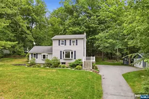 312 Lakeview Dr, Newton, NJ 07860 - Photo 3