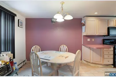 405 Kingsland Avenue, Lyndhurst Township, NJ 07071 - Photo 5