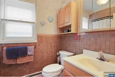 405 Kingsland Avenue, Lyndhurst Township, NJ 07071 - Photo 11