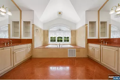 275 Marietta Street, Englewood Cliffs, NJ 07632 - Photo 27