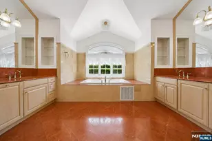 275 Marietta St, Englewood Cliffs, NJ 07632 - Photo 27
