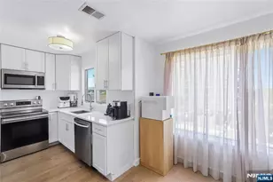 1315 15th St, Fort Lee, NJ 07024 - Photo 9
