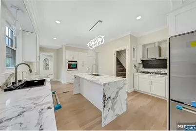 241 Summit Avenue, Hackensack, NJ 07601 - Photo 17