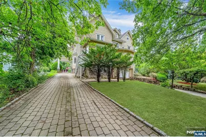 241 Summit Avenue, Hackensack, NJ 07601 - Photo 49
