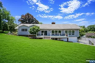 128 Beverly Rd, Fairfield, NJ 07004 - Photo 9