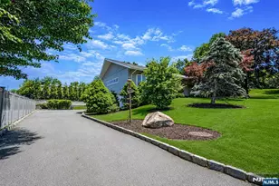 128 Beverly Rd, Fairfield, NJ 07004 - Photo 3