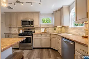327 Chestnut St, Nutley, NJ 07110 - Photo 7