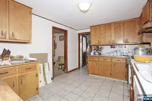 105 Sherwood Ave, Mahwah, NJ 07430 - Photo 11