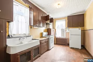 205 Beacon Ave, Jersey City, NJ 07306 - Photo 15