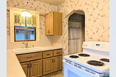 32 Sylvan Avenue, Bergenfield, NJ 07621 - Photo 9