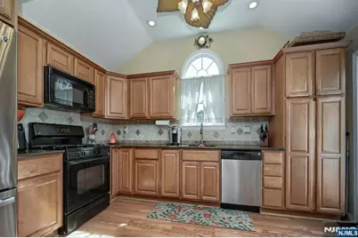 30 Heather Lane, Bloomingdale, NJ 07403 - Photo 5