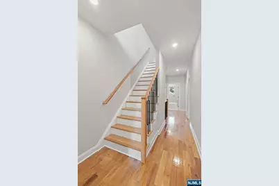 229 Wayne Avenue, Cliffside Park, NJ 07010 - Photo 27