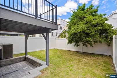 229 Wayne Avenue, Cliffside Park, NJ 07010 - Photo 33