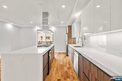 229 Wayne Avenue, Cliffside Park, NJ 07010 - Photo 13