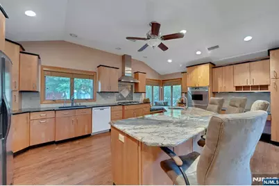 8 Marlo Road, Livingston, NJ 07039 - Photo 7