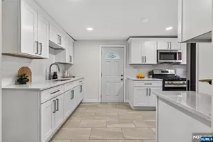 1380 Hamilton St, Elizabeth, NJ 07208 - Photo 9