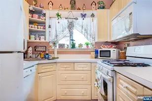 308 Brittany 308, Wayne, NJ 07470 - Photo 13