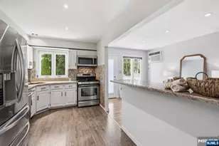 21 Morley Ln, Bloomfield, NJ 07003 - Photo 9