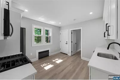 534 Morris Street, Orange, NJ 07050 - Photo 29