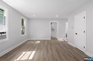 534 Morris St, Orange, NJ 07050 - Photo 11