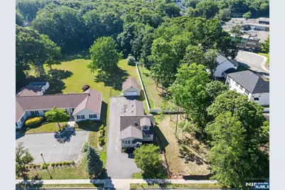 1093 Littleton Road, Morris Plains Borough, NJ 07950 - Photo 5