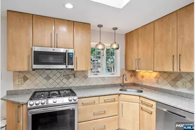 327 Hil Ray Avenue, Wyckoff Township, NJ 07481 - Photo 17