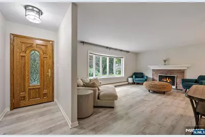 327 Hil Ray Avenue, Wyckoff Township, NJ 07481 - Photo 5