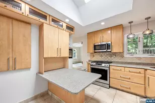 327 Hil Ray Ave, Wyckoff Township, NJ 07481 - Photo 15