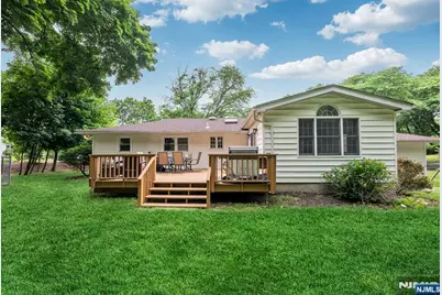327 Hil Ray Avenue, Wyckoff Township, NJ 07481 - Photo 31