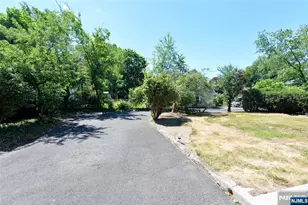 15-06 Morlot Ave, Fair Lawn, NJ 07410 - Photo 25