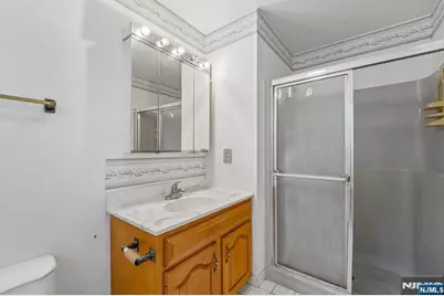 62 Parkway, Rochelle Park Township, NJ 07662 - Photo 17