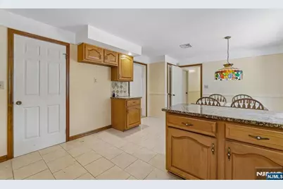 62 Parkway, Rochelle Park Township, NJ 07662 - Photo 9