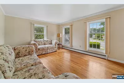62 Parkway, Rochelle Park Township, NJ 07662 - Photo 3