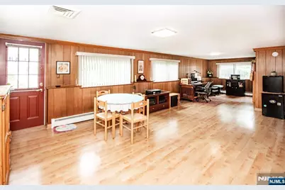 560 Boulevard, New Milford, NJ 07646 - Photo 33