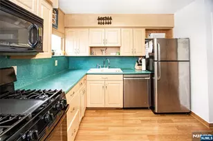 560 Boulevard, New Milford, NJ 07646 - Photo 17