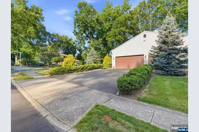 862 Battel Place, Oradell, NJ 07649 - Photo 5