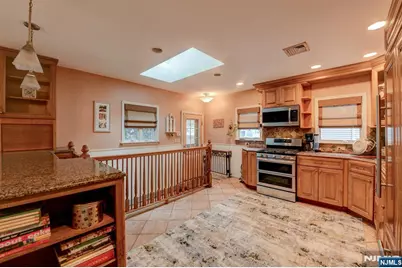 147 Field Avenue, Hasbrouck Heights, NJ 07604 - Photo 7