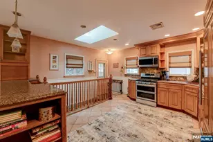 147 Field Ave, Hasbrouck Heights, NJ 07604 - Photo 7