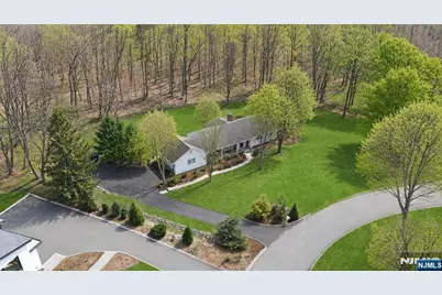 23 Jan River Drive, Upper Saddle River, NJ 07458 - Photo 5