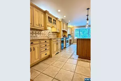28 Sunrise Drive, Montvale, NJ 07645 - Photo 9