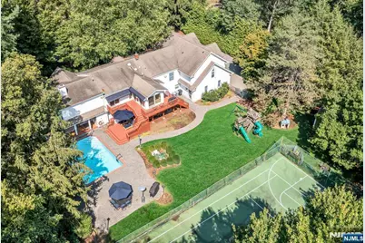 24 Vanderbeck Lane, Mahwah, NJ 07430 - Photo 1