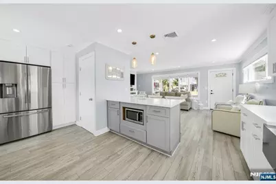 25 Parker Avenue, Rochelle Park Township, NJ 07662 - Photo 11